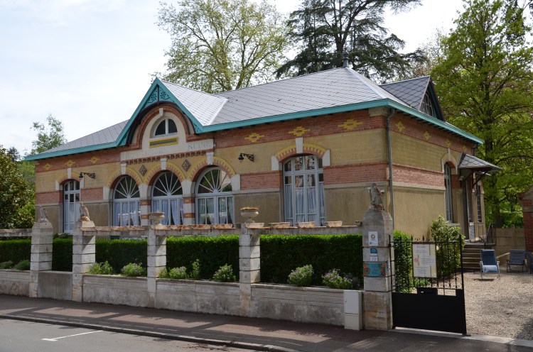 Villa Santa Hélèna appelée jadis "la potinière de la reine"